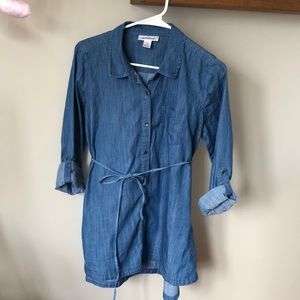 Motherhood Maternity chambray button down blouse